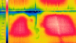 サーモグラフィ熱画像で漏水時の低温部を確認した画像